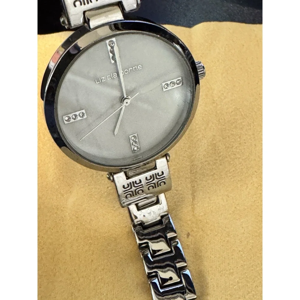 Liz‎ Claiborne LC1135 Silver tone Watch Crystal Dial Japan Movement